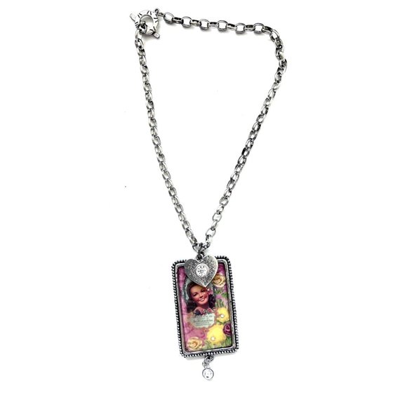 Vintage Embellished Hawaiian Theme Pendant Necklace - Picture 3 of 3